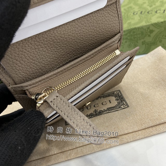 Gucci專櫃古馳最新款Emblem系列超柔軟荔灰色壓花/全皮錢包 jh2088型號：815901